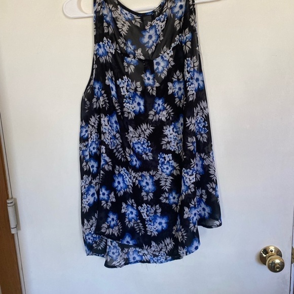 Torrid Hawaiian chiffon Scherer pop over top front pocket - Picture 2 of 5